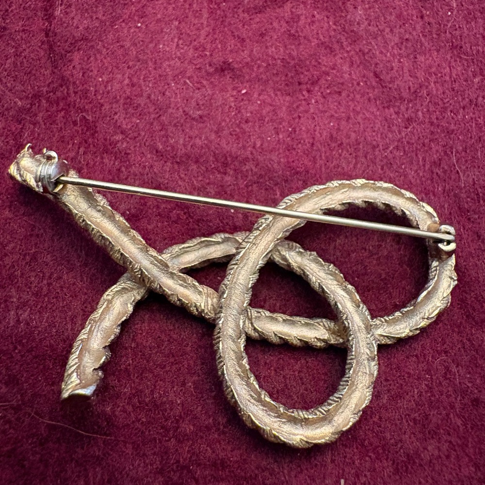 Gold Nautical Rope Brooch Pin - Picture 2 of 4